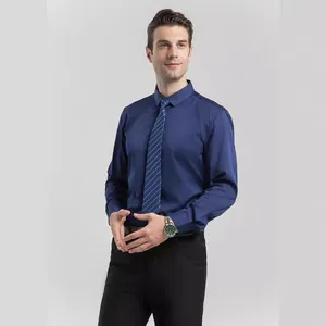 Chemise habillée extensible à manches longues bleu foncé de qualité pour homme avec cravate