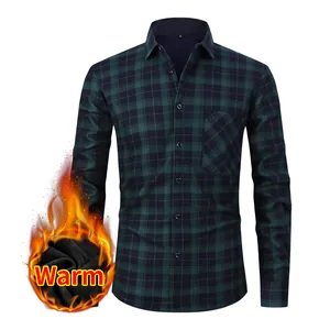 Camicia classica da uomo a scacchi verde e nero con calda fodera in pile per l'inverno