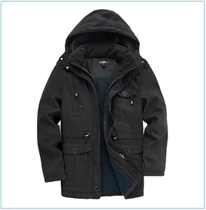 Vista frontale dettagliata del parka invernale nero da uomo con fodera in pile