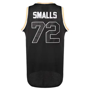 Vista dettagliata del retro di una maglia da basket nera con ricamo bianco Smalls 72.