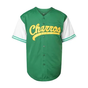 Detailansicht eines grün-weißen Hip-Hop-Baseballtrikots mit Charros-Stickerei vorne.