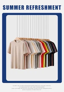 Mehrfarbige 270g schwere Baumwoll-T-Shirts auf Kleiderbügeln für den Sommerstil