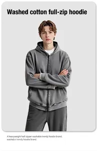 Dettaglio felpa con cappuccio e zip in cotone lavato pesante 320g stile streetwear.