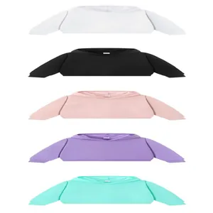 Detalle de sudaderas cortas con capucha de forro polar unisex en cinco tonos pastel