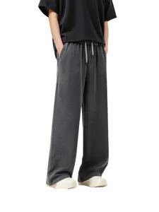 Pantaloni sportivi da uomo grigio lavato vintage a gamba larga per stile casual.