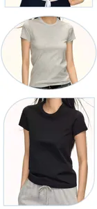 Primer plano de camiseta ajustada de algodón de 230g con cuello redondo en gris y negro