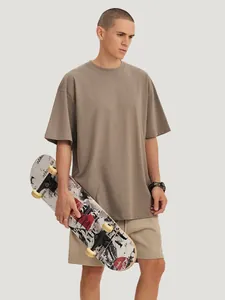 T-shirt oversize in puro cotone 260g con spalle scese e vestibilità comoda casual