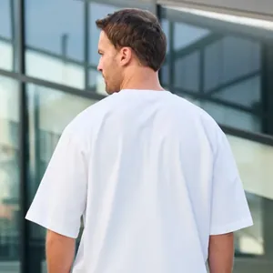 T-shirt oversize da uomo in cotone pesante 260g bianca con vista posteriore e spalle basse
