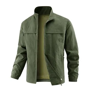 Veste coupe-vent légère pour hommes vert armée avec col montant et fermeture éclair