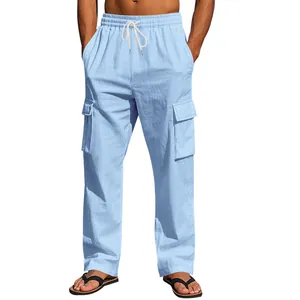 Vorderansicht der hellblauen Herren-Cargo-Hose mit Kordelzug und praktischen Taschen