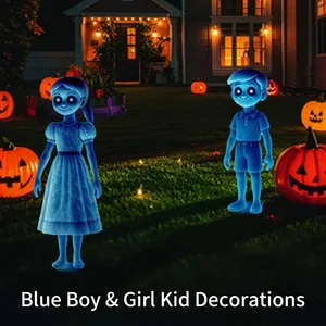 Dettaglio di statue da giardino con bambini fantasma blu per decorazioni di Halloween