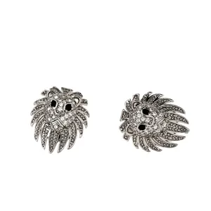 Boucles d'oreilles tête de lion à la mode avec des oxydes de zirconium très scintillants