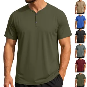 Λεπτομέρεια ανδρικού Henley T-shirt σε διάφορα μονόχρωμα χρώματα