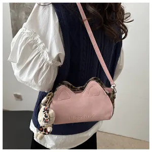 Sac à bandoulière rose oreilles de chat avec peluche léopard et lapin