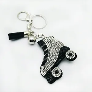 Llavero Creativo de Patín de Ruedas con Strass Adorno de Bolso de Microfibra Borla Campana para Mujer Joyería Regalo
