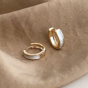 Women's Minimalist Copper Hoop Earrings Niche Design White Enamel Drip Oil Gold Round Earrings Elegant Geometric Earring Jewelry