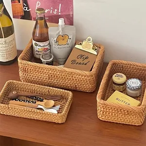 Vintage handgewebte rechteckige Rattan-Aufbewahrungskörbe für den Schreibtisch