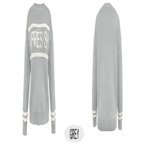 Vista anteriore e posteriore del maglione grigio con scritta jacquard Après Ski