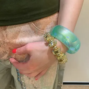 Colorful Y2K resin bangle and chunky gold bracelet set for women summer style outfit