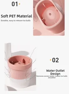 Detailansicht der Eisballform aus weichem PET-Material mit funktionalem Abflussloch.