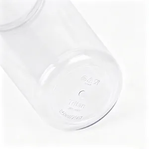 Close-up view of Tritan water bottle bottom with BPA-free and 850ml capacity markings.