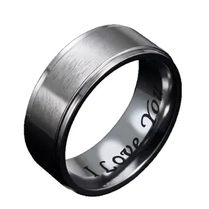 Bague en acier titane pour hommes avec finition brossée et gravure I Love You interne