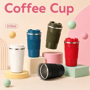 Primo piano di tazze da caffè termiche in acciaio inossidabile colorate da 510 ml