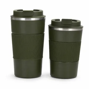 Due tazze da caffè in acciaio inox verde oliva con custodie in silicone isolate