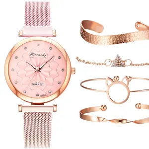 Montre à cadran rose avec bracelet milanais et ensemble de bracelets oreilles de chat