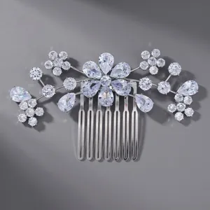 Peigne à cheveux de mariée élégant avec fleurs en zircone pour coiffures de mariage