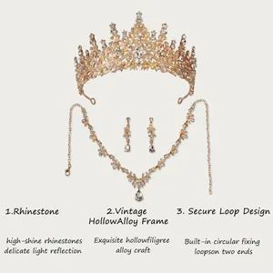 Détail d'une parure dorée vintage en alliage et strass avec tiare et collier