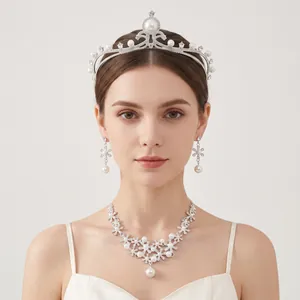 Parure de bijoux élégante en argent avec tiare collier boucles d'oreilles perles et strass