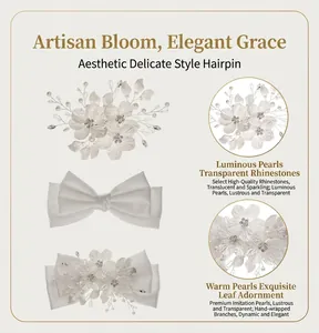 Vue détaillée de pinces à cheveux faites main avec fleurs blanches, nœuds et perles