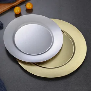 Lot d'assiettes rondes en acier inoxydable doré et argenté pour le service
