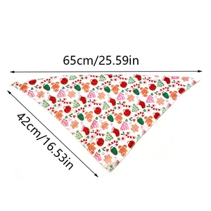 Vue détaillée du bandana de Noël pour animaux avec dimensions 65 cm de long et 42 cm