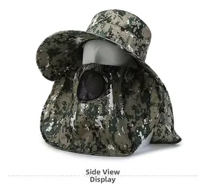 Vue latérale du chapeau de soleil camouflage numérique pour hommes avec masque