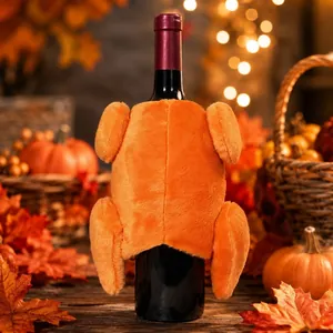 Detailweergave van een pluche kalkoen wijnfleshoes voor Thanksgiving decoratie
