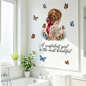 Vue détaillée d'un sticker mural montrant une fille avec papillons et citation.