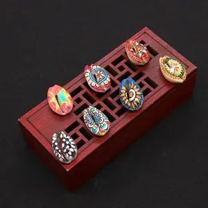 Perle di Conchiglia Naturale Cowrie Stampate Etniche Bohemienne Motivo Floreale Perle Sciolte Tinte per Creazione Gioielli Fai da Te Bracciale Collana Accessori