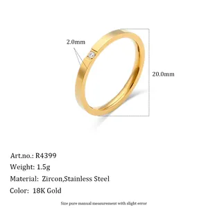 Bague fine en acier inoxydable plaqué or 18 carats avec petite pierre de zircone