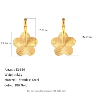 Stainless steel 18K gold plated flower earrings with detailed dimensions and weight info
