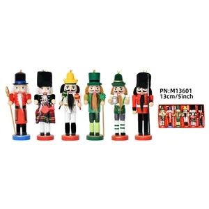 Set di sei statuette schiaccianoci in legno da 13 cm in stile scozzese per Natale