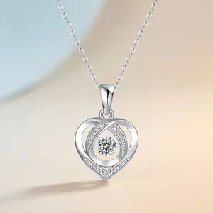 Collier cœur élégant en argent S925 avec pendentif en moissanite dansante étincelante