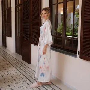 Peignoir kimono élégant en satin de mousseline avec imprimé floral pour femme