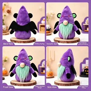 Τέσσερις όψεις ενός μοβ λούτρινου νάνου Halloween με φτερά νυχτερίδας.