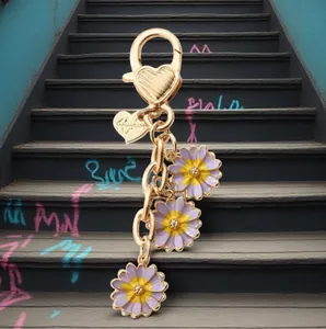 Elegant Purple Flower Alloy Keychain With Heart Clasp Romantic Enamel Rose Tulip Daisy Pendant Bag Accessories Women Gift