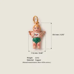 Pendentif ange peint détaillé en cuivre avec des dimensions et poids très précis