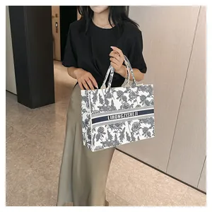 Elegant blue and white floral print felt tote bag with large capacity for commuting