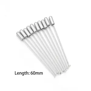 Vista dettagliata di dieci spilli argentati da 60 mm con cappucci per spille fai-da-te