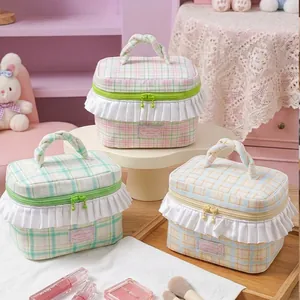 Borsa Da Trucco Gingham Poliestere Grande Capacità Bordo In Pizzo Plissettato Manico Intrecciato Stile Coreano Organizzatore Donne